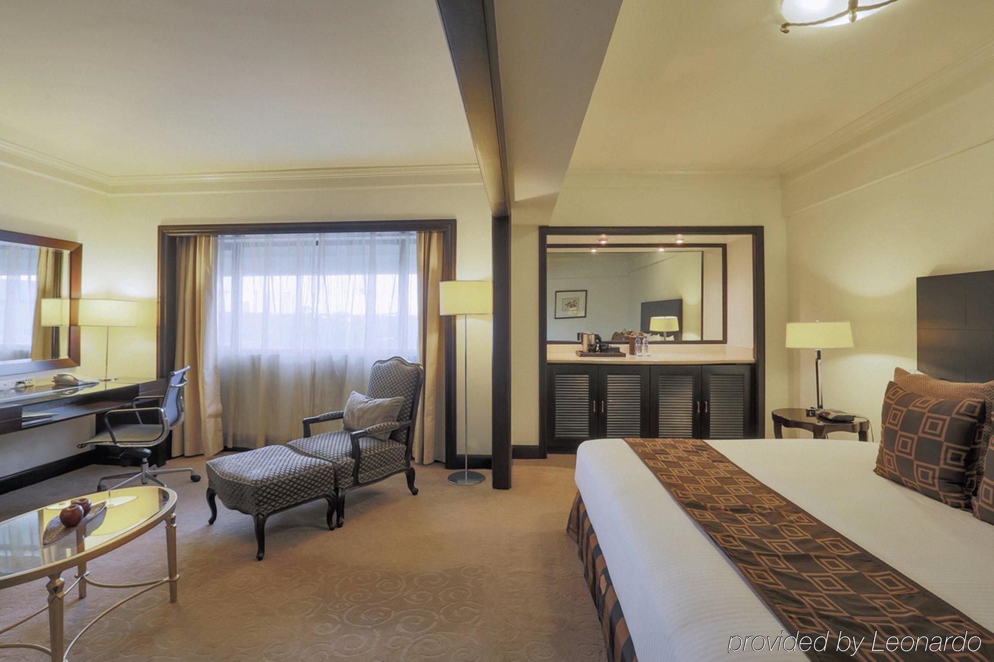 Intercontinental Manila Hotel Makati City Bagian luar foto